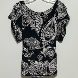 White House Black Market Feminine Black White Silk Short Sleeve Paisley Blouse